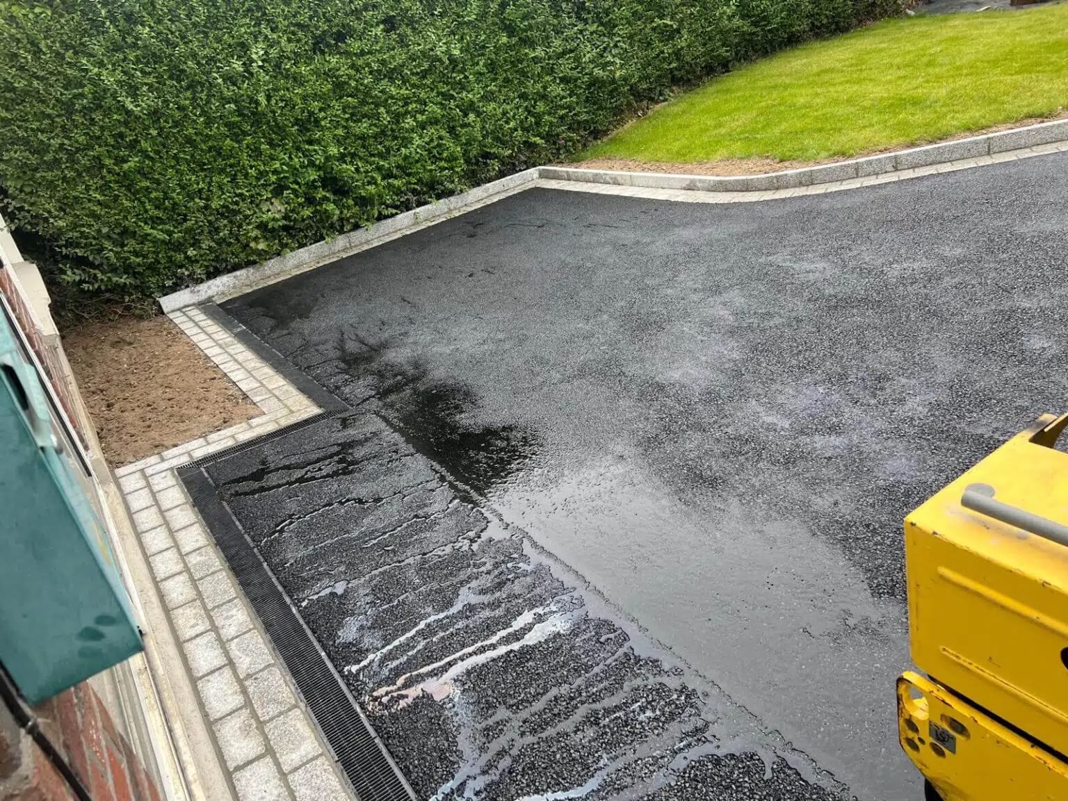 Tarmac repair and reinstatement surface